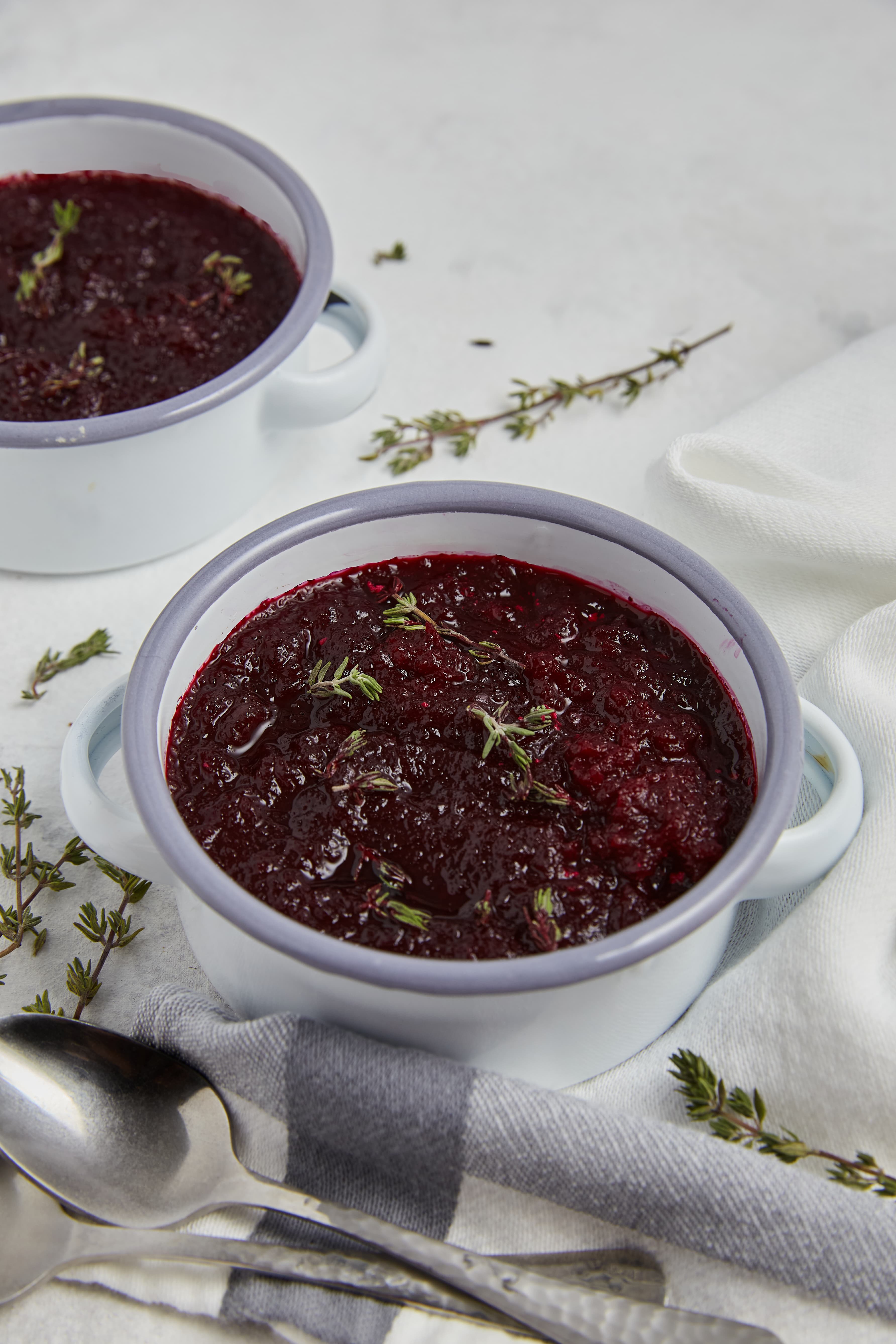 Sopa de remolacha cremosa